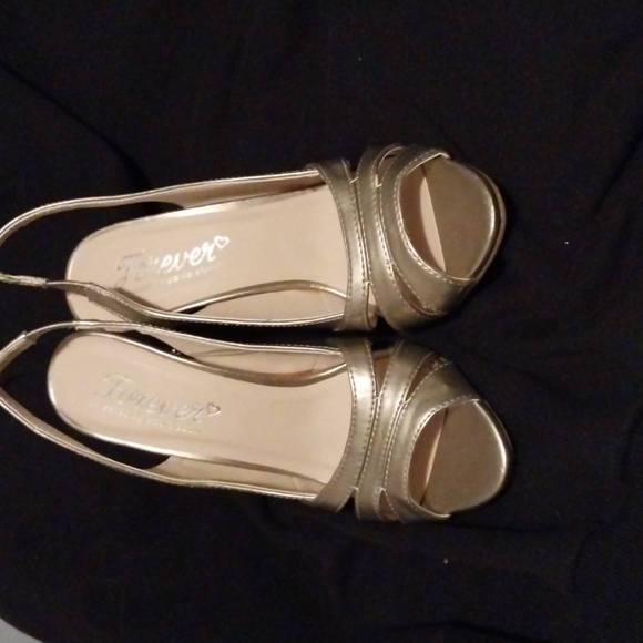 Super cute Sparkly silver heels - Picture 4 of 6